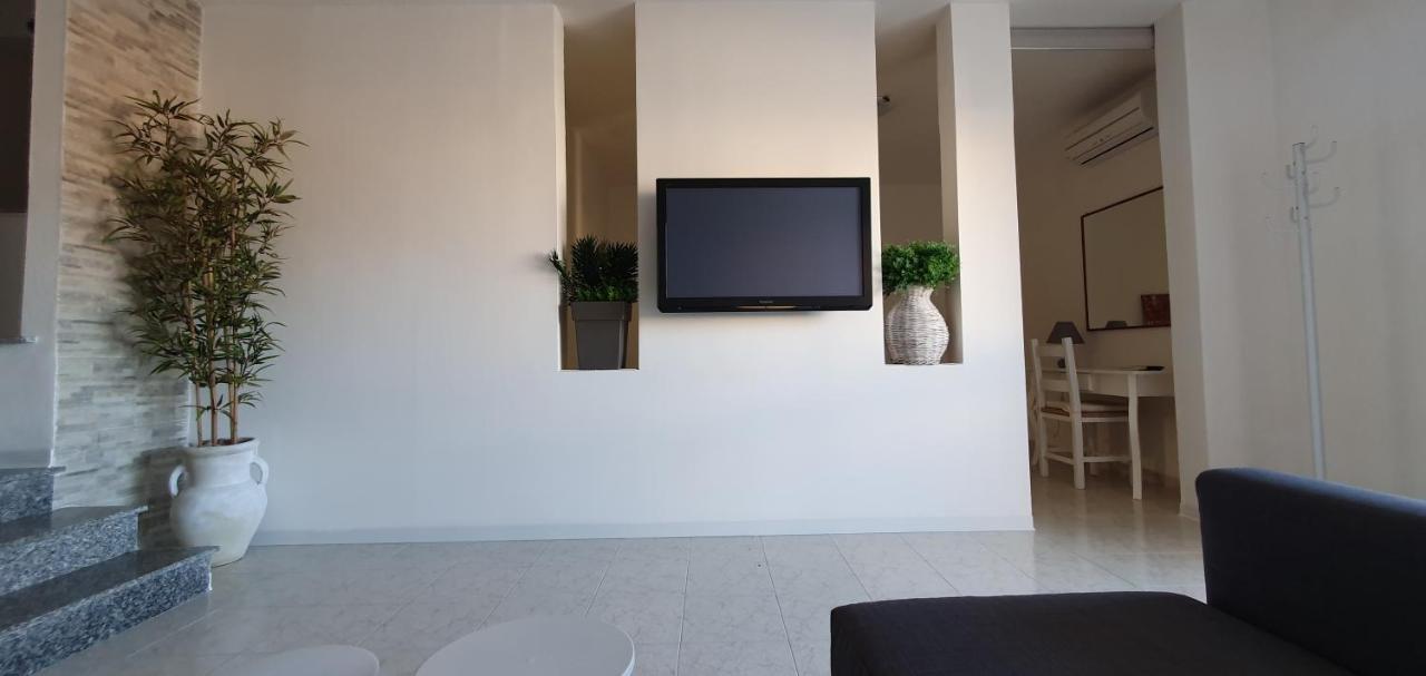 Sardinia Suites & Apartments -Casa-Loft A Pochi Passi Dal Centro- Santa Teresa Gallura Luaran gambar